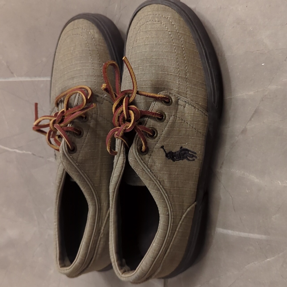Big kid size 7 Ralph Lauren polo shoes